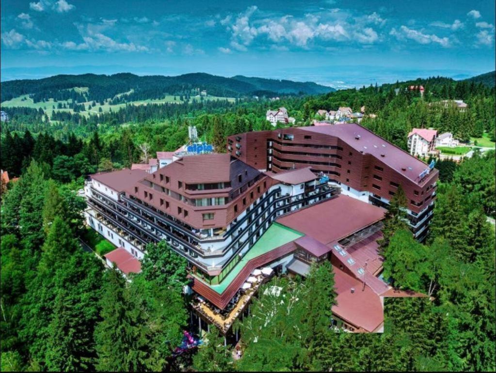 Alpin Resort Hotel - Apartamentele 2403-2404- Proprietate Administrata De Gazda Privata Brassópojána Kültér fotó